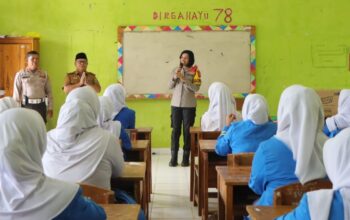 Police Goes to School, Kapolres Pesawaran Berikan Edukasi Bahaya Judol dan Narkoba ke Pelajar