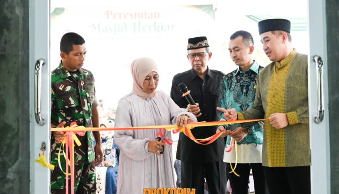 Bupati Pesawaran Dendi Ramadhona Meresmikan Masjid Herkiar Kompi Senapan A Batalyon Infanteri 143/TWEJ Gedongtataan