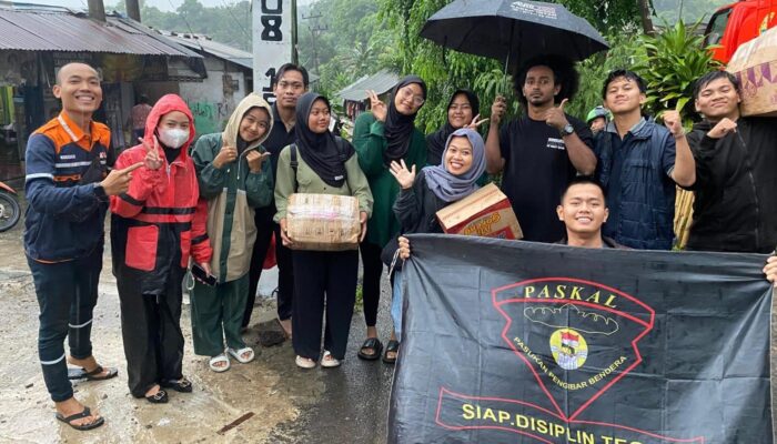 Pasca Banjir di Way Lunik, Dewan Alumni Paskibra SMK N 5 Bandar Lampung Bantu Warga Terdampak Banjir