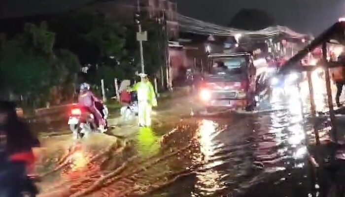 Pasca Banjir di Jalinbar Gedongtataan, Kapala Satlantas Iptu Olivia Jeniar: Pengendara Sudah Bisa Melintas