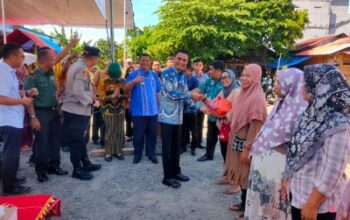 Wabup Tanggamus Membuka Bazar Pasar Murah Bersubsidi di Kota Agung