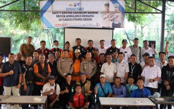 Tingkatkan Keselamatan di Jalan Raya, Satlantas Polres Gresik Sosialisasi Safety Driving Driver Ambulans