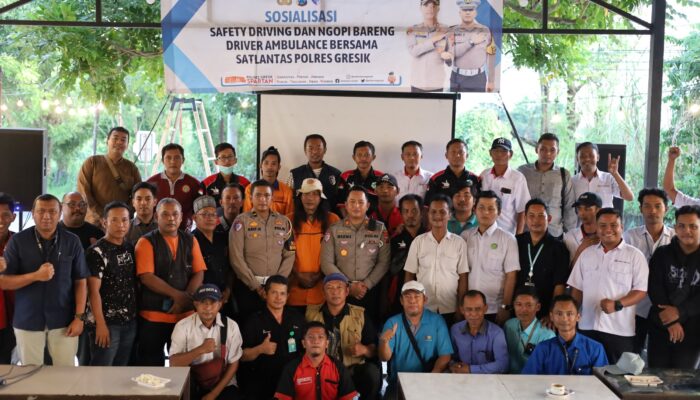 Tingkatkan Keselamatan di Jalan Raya, Satlantas Polres Gresik Sosialisasi Safety Driving Driver Ambulans
