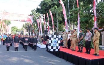 Lomba Gerak Jalan Tingkat SD/MI di Lamongan Berjalan Meriah, Ini Pesan Bupati Yuhronur Efendi