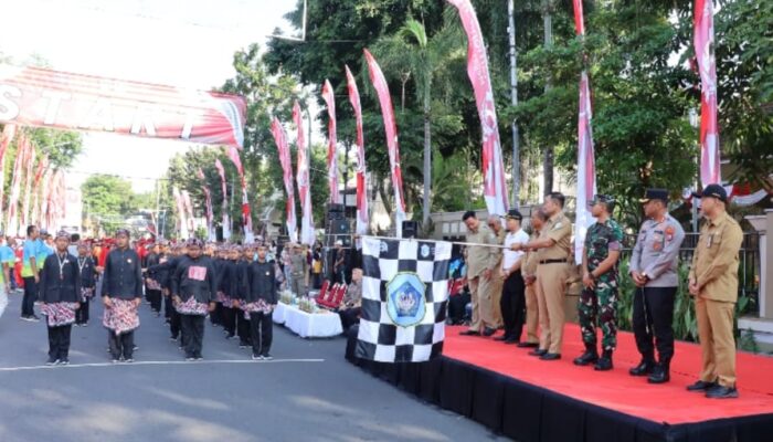 Lomba Gerak Jalan Tingkat SD/MI di Lamongan Berjalan Meriah, Ini Pesan Bupati Yuhronur Efendi