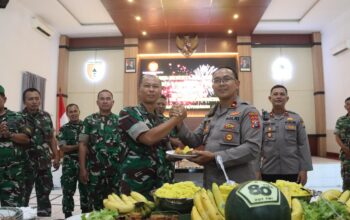 Polres Pasuruan Kunjungi Kodim 0819, Rayakan HUT TNI ke-80 Dengan Keakraban