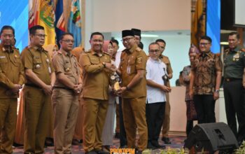 Keterbukaan Informasi Menguat, Pesawaran dan Desa Batang Hari Ogan Cetak Prestasi