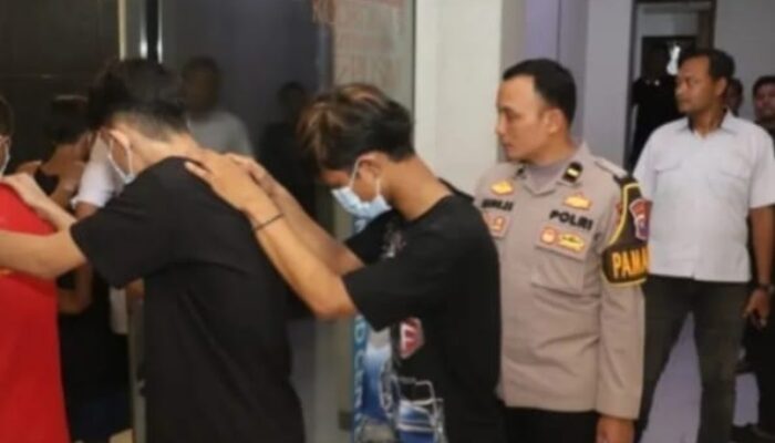 Enam Remaja Pelaku Begal Bersenjata Tajam di Bulak Berhasil Dirungkus Polisi