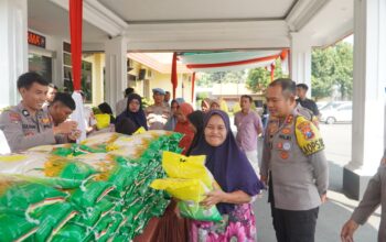 Gerakan Pangan Murah Polri, Polres Pasuruan Salurkan 45 Ton Beras untuk Masyarakat