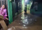 Banjir Setinggi Dada Rendam Permukiman di Bandar Lampung, Warga Jagabaya Bertahan Tanpa Bantuan