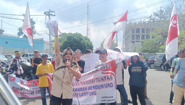 Demo Jilid II di PN Tanjungkarang: Massa Kawal Sidang Korupsi SPAM Pesawaran, Ungkap Ada Dugaan Manipulasi Dokumen