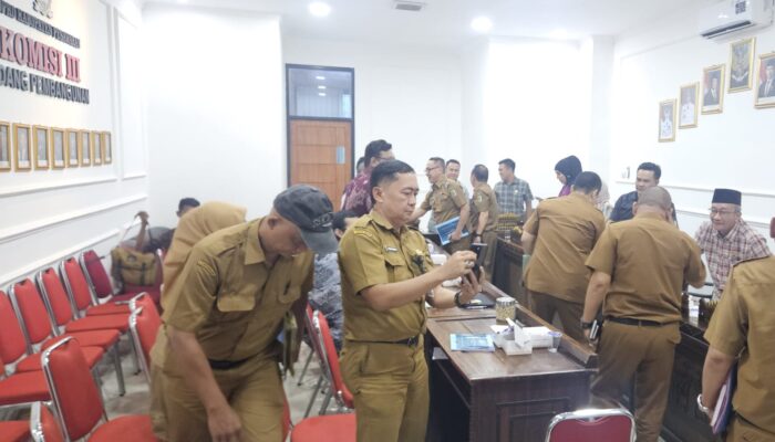 Rapat Tambang Molor 4 Jam dan Tertutup, DPRD Pesawaran Dikritik Tak Transparan