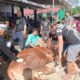 Sembelih 19 Ekor Hewan Kurban, Masjid Asmaul Husna Salurkan 326 Kantong Daging ke Warga