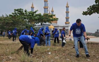 Aries Sandi Kobarkan Gerakan Langit Biru Indonesia Asri, Demokrat Pesawaran Gelar Bakti Sosial dan Kebersihan Lingkungan
