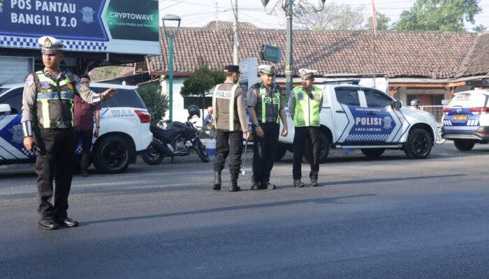 Kapolres Pasuruan Turun Langsung Cek Pelayanan Lalu Lintas, Wujudkan Polri Hadir di Tengah Masyarakat